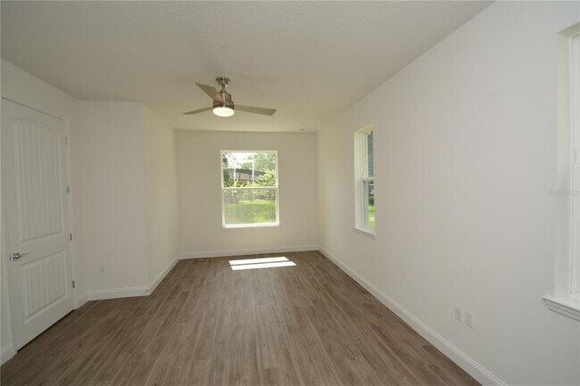 Building Photo - 102 Brittany Ln