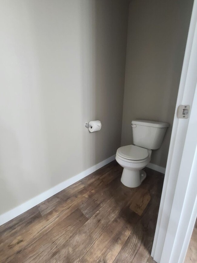 Building Photo - NW Albany home Clean and comfortable!