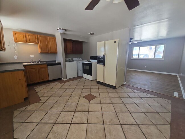 Building Photo - For Rent in Huber Heights Ohio - 3 Bedroom, 1 Bathroom