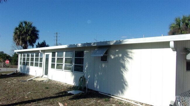 Building Photo - 10015 SW 90th Ct