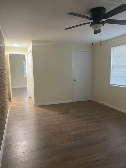 Building Photo - 154 Greenhaven Dr