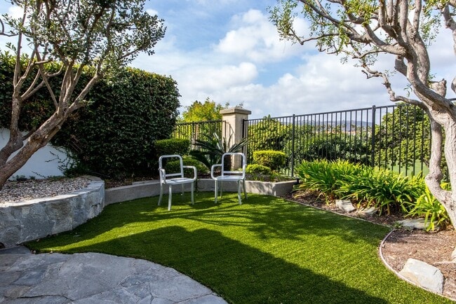 Building Photo - Single Level Golf Course Stunning Home Dana Point!