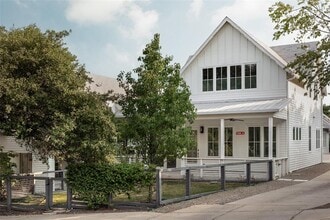 Building Photo - 708 Cardinal Ln