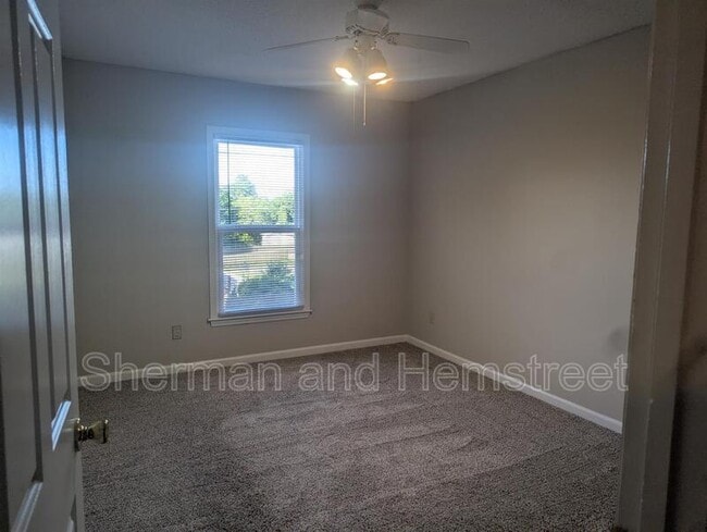 Building Photo - 2139 Holt St