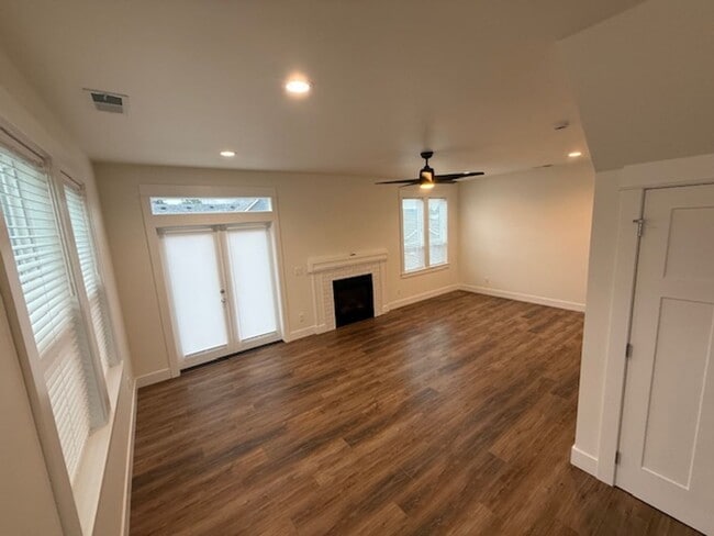 Building Photo - New Construction 4-bedroom 4 Bath Dundee OR 97115