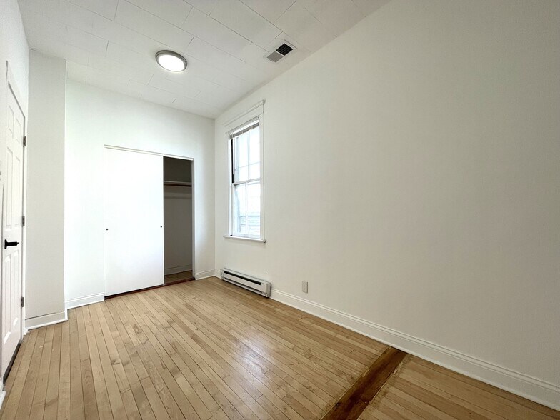 bedroom - 1321-2 East Ave