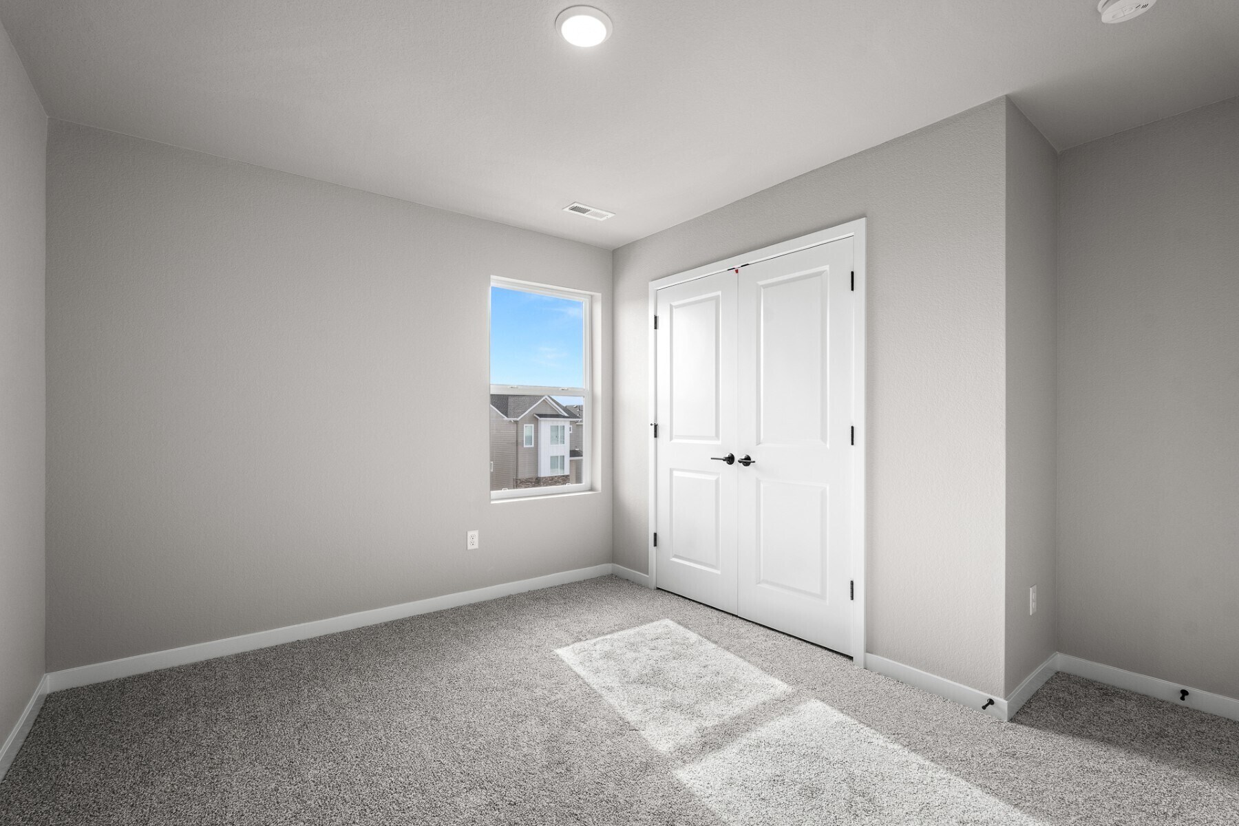 Building Photo - 6395 Laud Pt