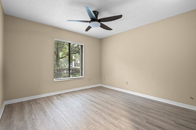 Building Photo - Charming 4-Bedroom Home with Pool on Large Lot in Longwood!