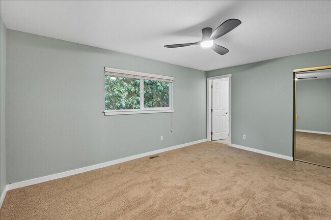 Building Photo - 4bd/2.5ba Woodinville