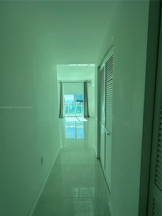 Building Photo - 951 Brickell Ave