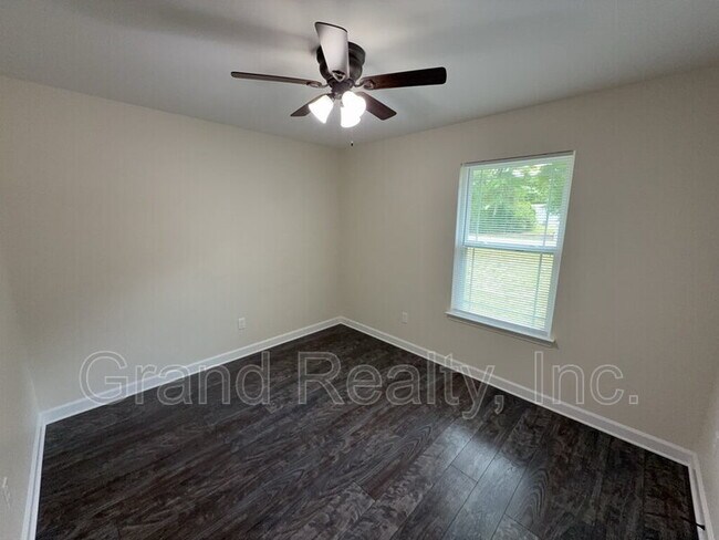 Building Photo - 4025 Brittany Ln