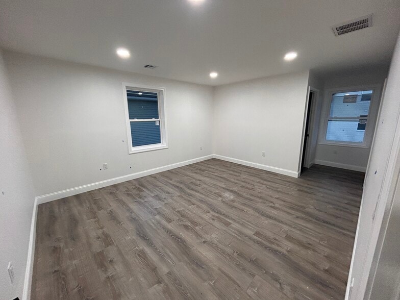 Building Photo - 116 Sherwood St