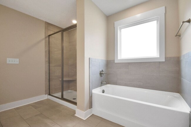 Building Photo - Pet Friendly Four Bedroom!