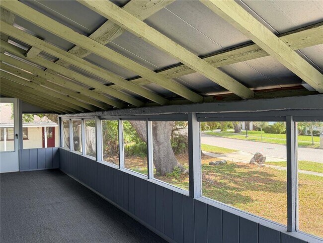 Building Photo - 1725 Fairview Shores Dr