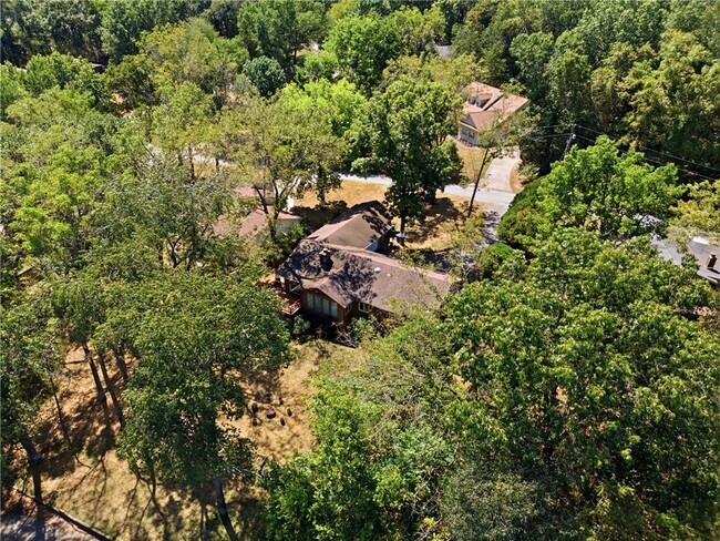 Building Photo - 6 Nottingham Cir