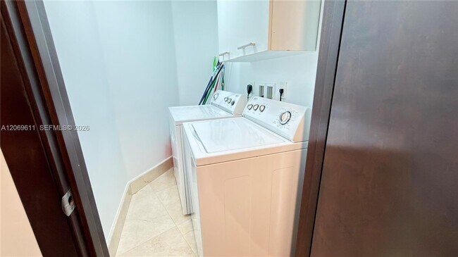 Building Photo - 150 Sunny Isles Blvd