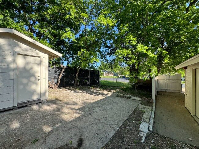 Building Photo - 311 Flournoy Dr