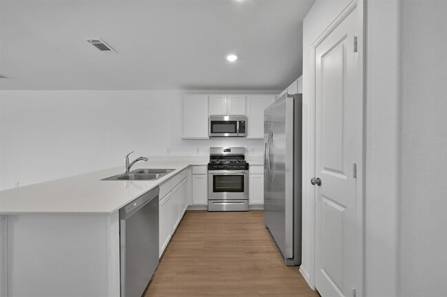 Building Photo - 21031 Longeni Dr
