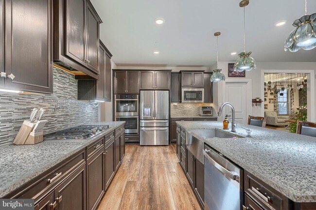 Building Photo - 7142 Starmount Ct