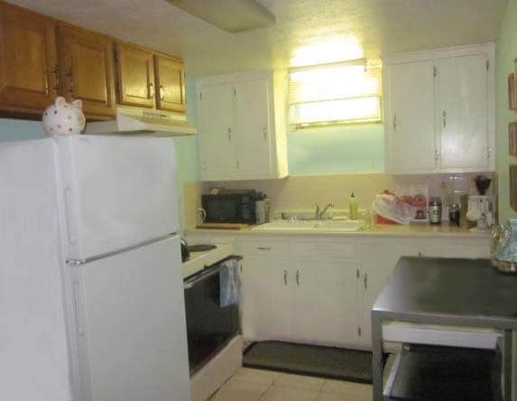 Kitchen - 636 S Loomis Ave