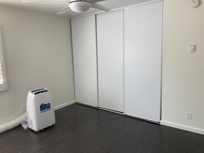 Building Photo - Updated two bedroom two bath in Fox Hills ...