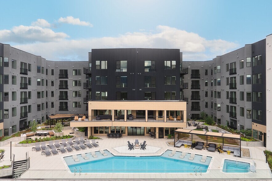 Primary Photo - The Hunter