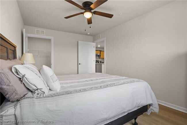 Building Photo - 260 Spanish Moss Cir