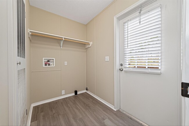 Building Photo - 15933 W Relza Dr