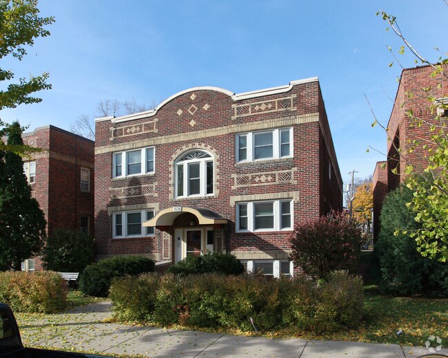 Building Photo - 3538 Fremont Ave S