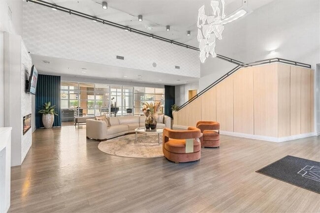 Building Photo - 711 Cosmopolitan Dr NE