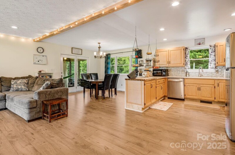 Building Photo - 4155 Turnpike Rd