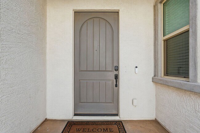 Building Photo - Gated Community Amazing ameneties