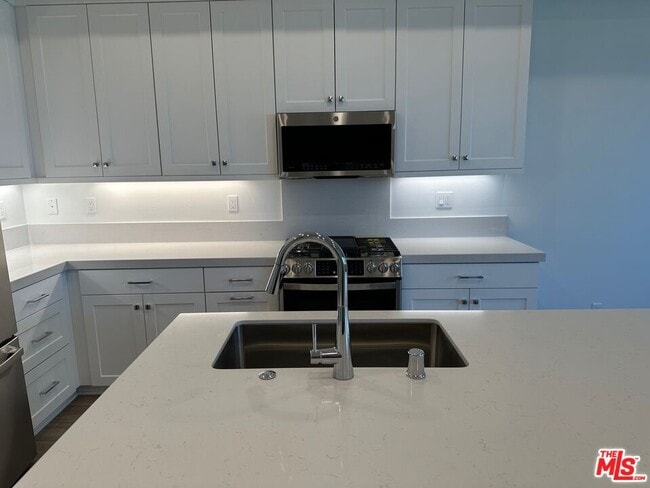 Building Photo - 2038 Hollyleaf Ter