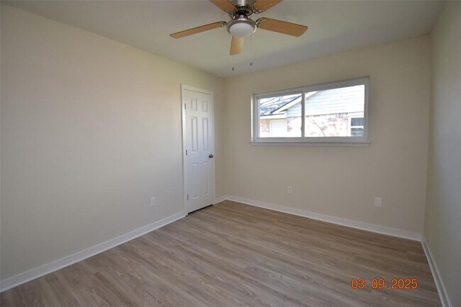 Building Photo - 16115 Bougainvilla Ln