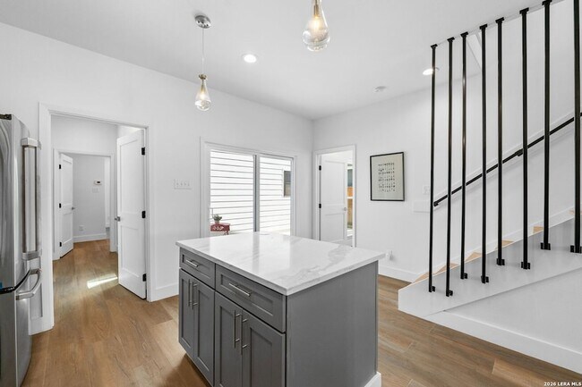 Building Photo - 117 Carle Ave