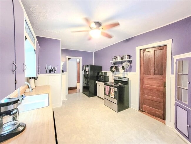 Building Photo - 44 Elmhurst St