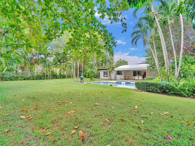 Building Photo - 5705 SW 60th Ave