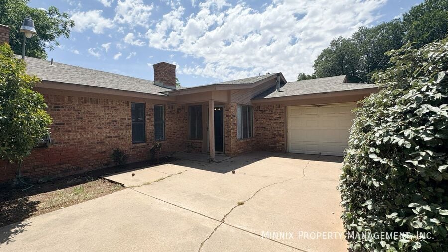 Building Photo - 4427 75th Dr