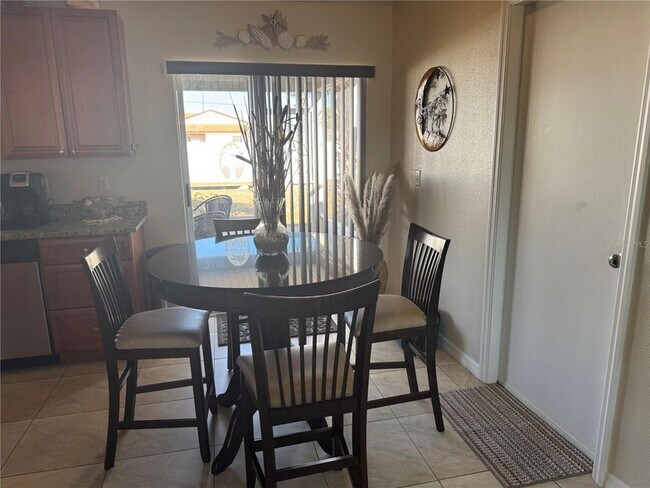 Building Photo - 4399 Mundella Cir