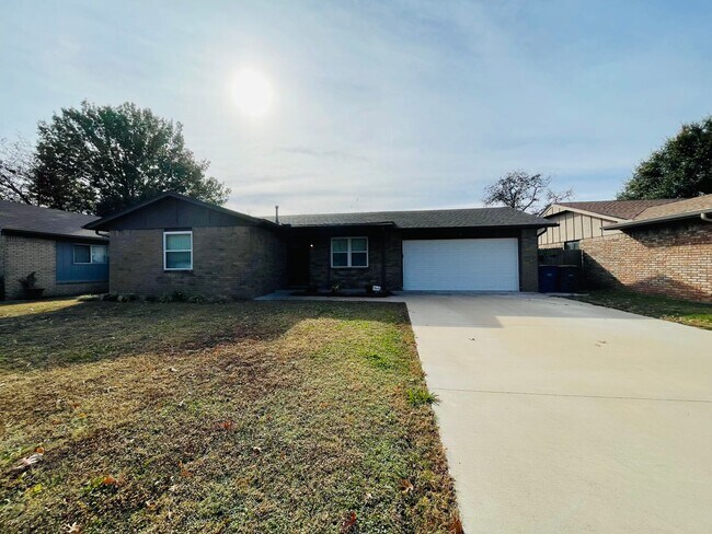 Building Photo - Current remolded home in Union School District