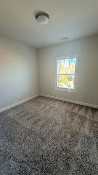 Building Photo - 3685 Summerpoint Crossing