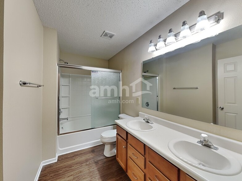 Building Photo - 12859 Old Glory Dr