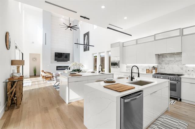 Building Photo - 4811 Cowan Ave