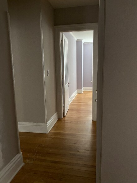 Building Photo - 517 3rd Ave