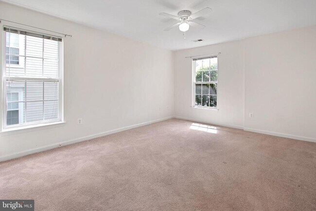 Building Photo - 502 Bradley Ct