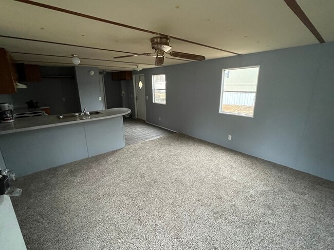 Building Photo - 2 Bedroom 1 Bath for rent