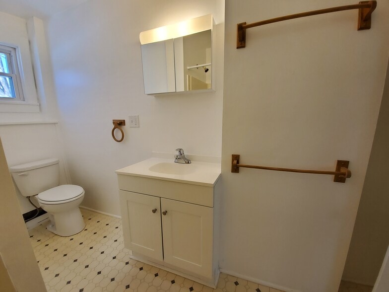 Building Photo - 27 First Ave