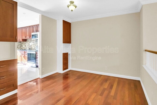 Building Photo - 3211 Caminito Eastbluff