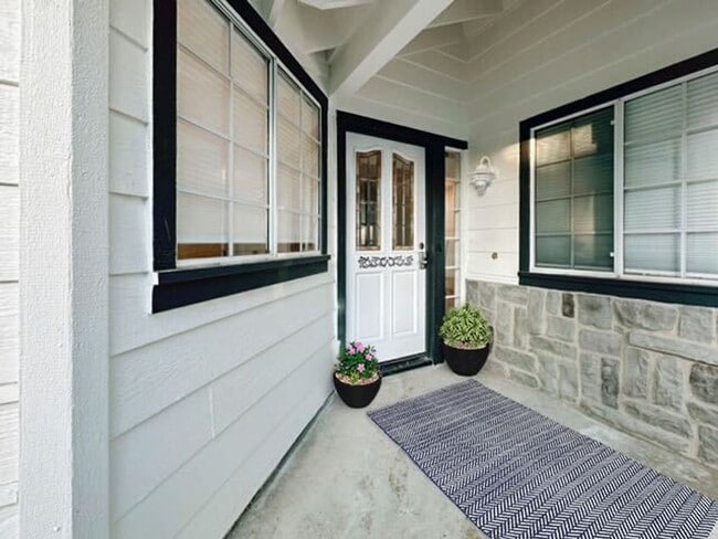 Building Photo - Spacious 3 Bed, 2 Bath Home in Encinitas