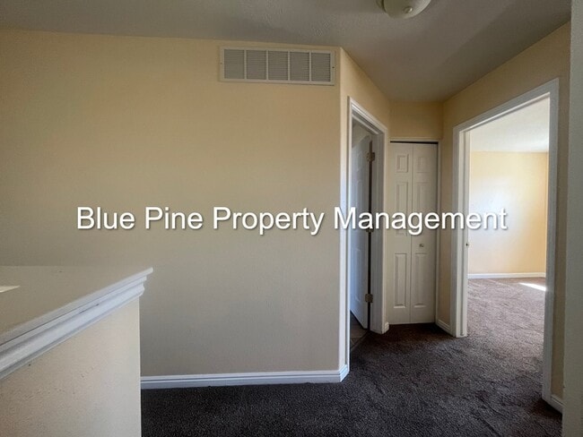 Building Photo - 2488 Prospect Dr